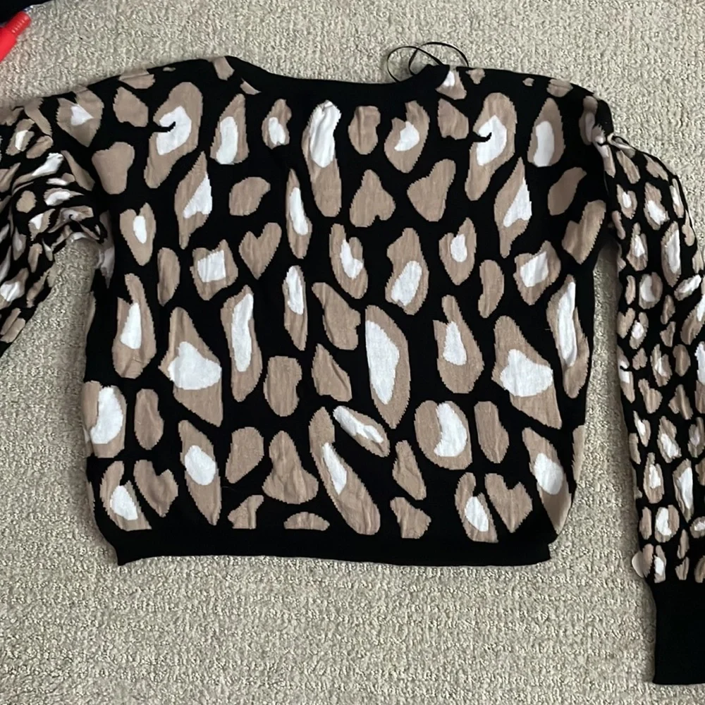 Brand:Bongo Size:XL Colors: tan,black and white - Picture 3 of 4